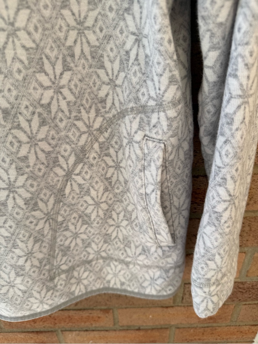 T By Talbots Light Gray Patterned Crewneck Pullover with Shoulder Zip - Picture 2 of 6
